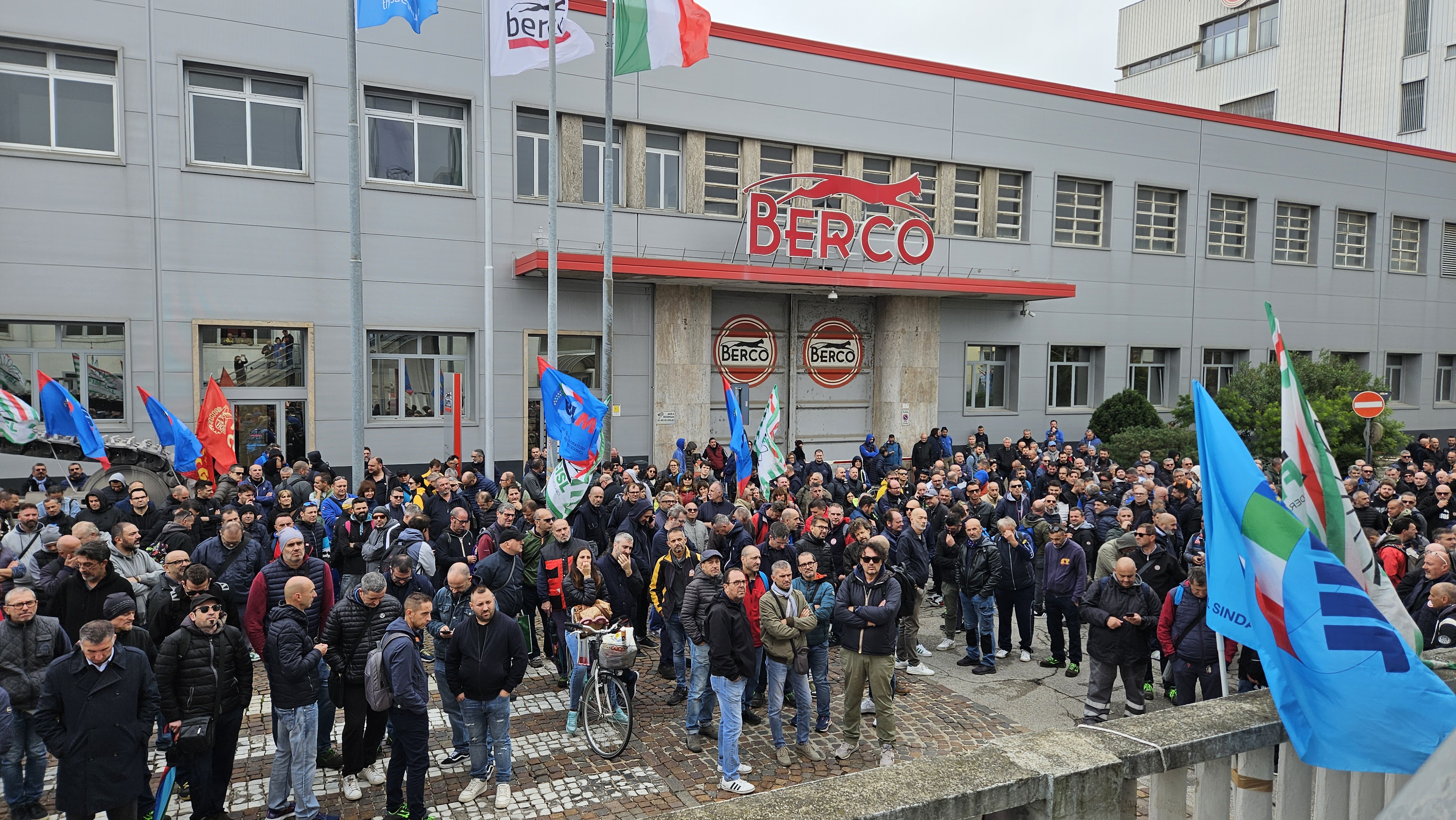 BERCO: arrivati i licenziamenti via mail per 480 dipendenti